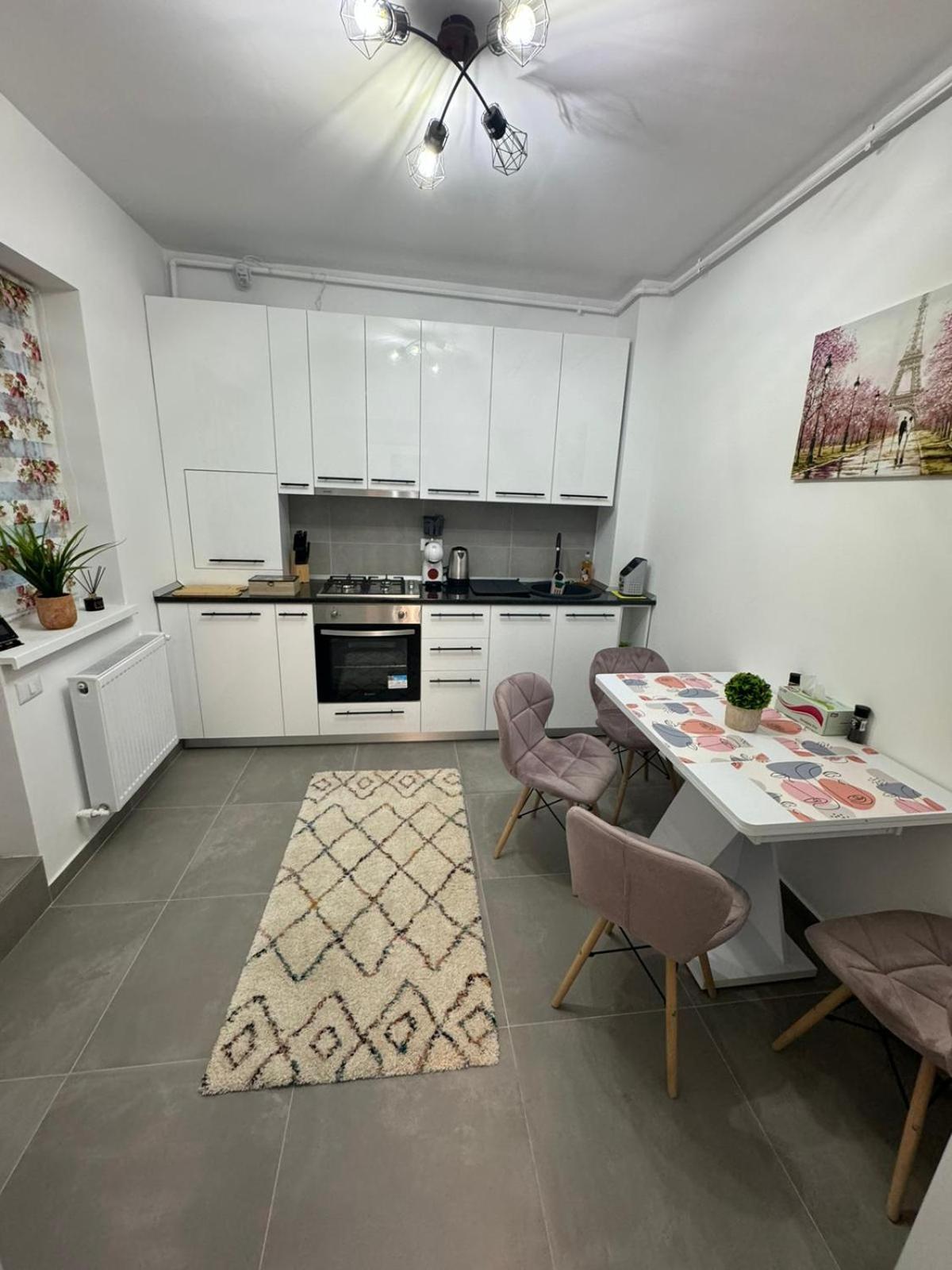 The Moon View Apartment บูคาเรสต์ ภายนอก รูปภาพ